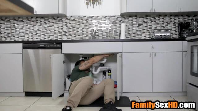 Naughty Niece is Fucking Uncle & Uncle have Sex in the Kitchen