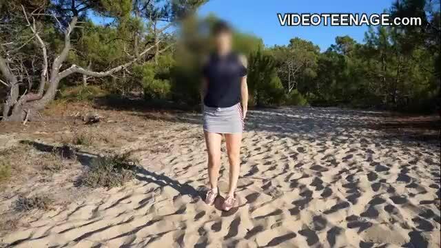 Banging sexy Lilyan outdoor at the beach